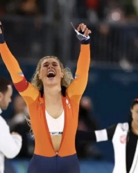 开云电子-耐克用一件内衣拿下全球热搜，“偷家”式营销赢麻了，FILA懵了|奥运|FILA(斐乐)|米兰冬奥会|nike|官方_新浪体育_新浪新闻