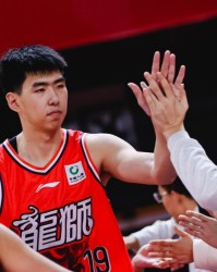 开云官方网站-13+10有飞扣还有中投！徐昕完成蜕变霸榜盖帽 他真可以学林葳了